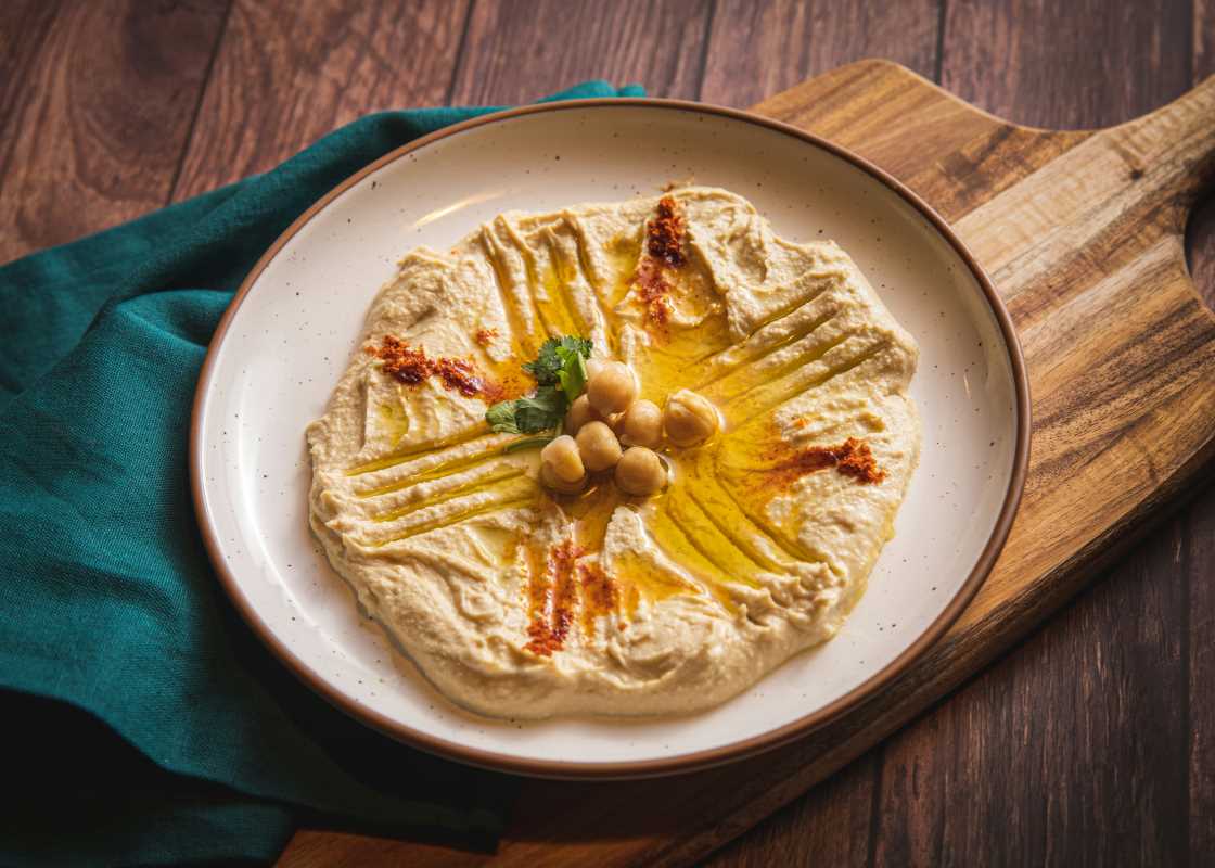 Hummus as a Superfood Meal for Snackers
